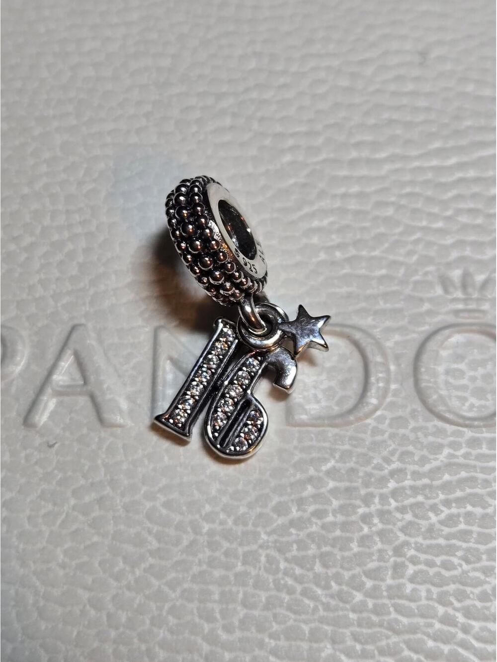 Pandora s925 ale Anniversary charm 16
